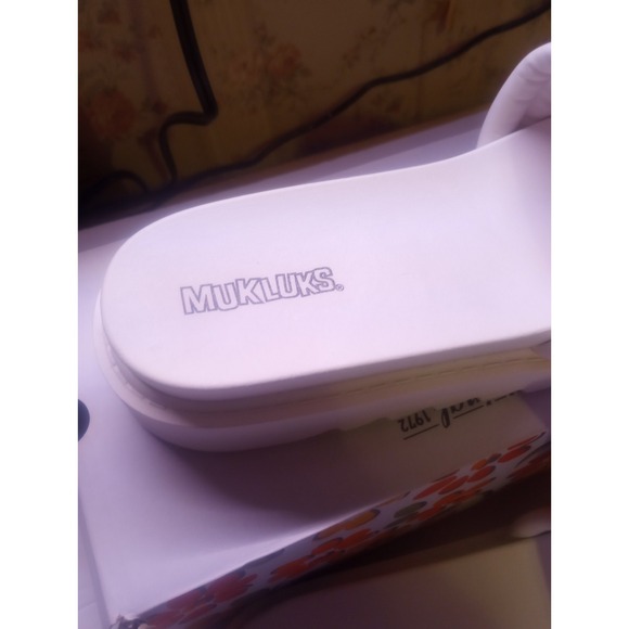 MUK LUKS WOMENS SANDALS US 11 WHITE SUN CATCHER FAUX LEATHER SINGLE‎ STRAP NIB - Picture 3 of 8